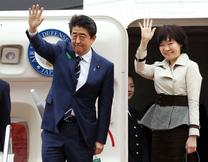 Shinzo Abe, Akie Abe
