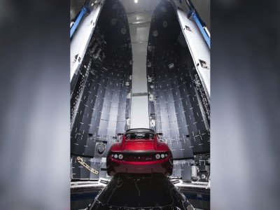 Spacex Sends Tesla To Mars In Test Of New Rocket