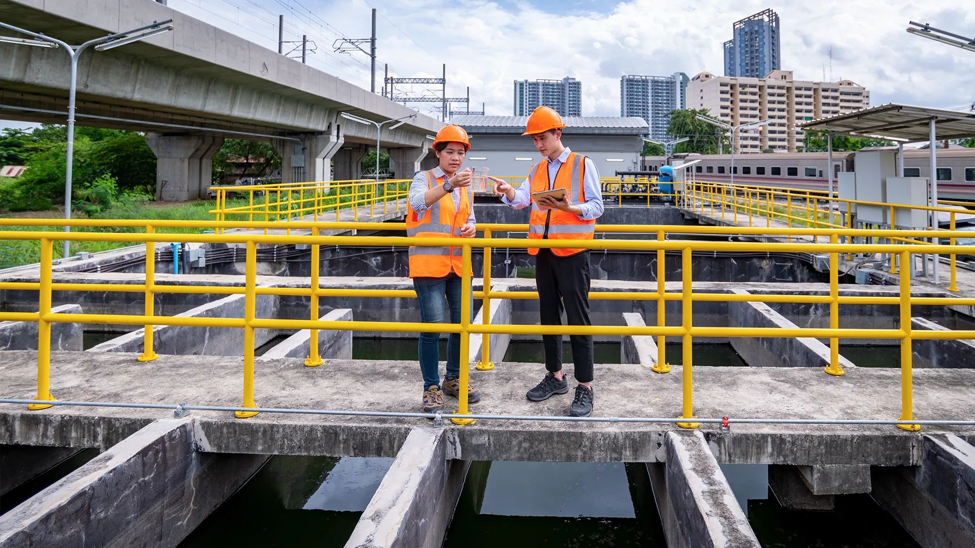 Engenheiro Hidráulico: Dominando as Águas e Construindo Soluções