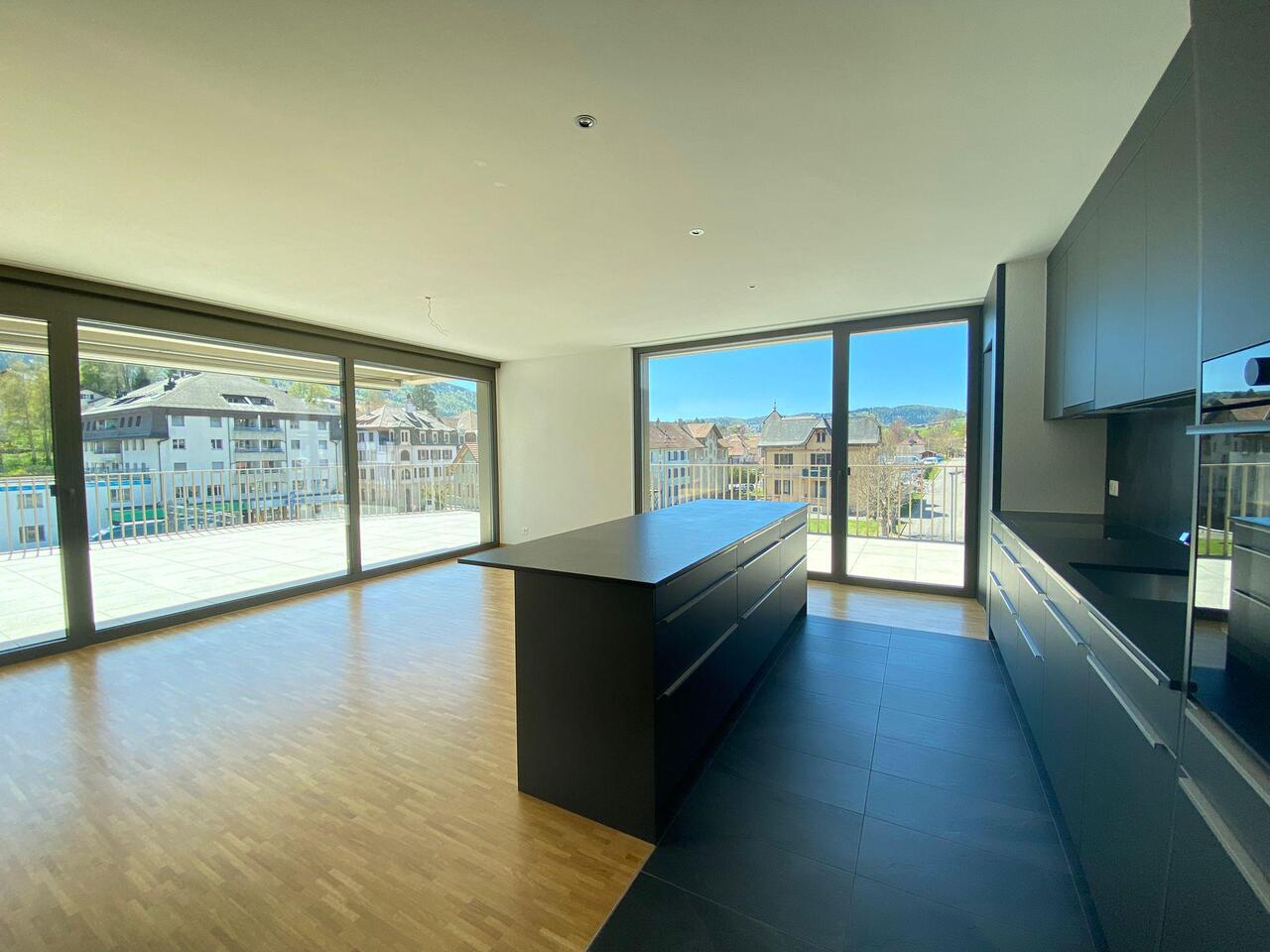 Superb penthouse with 5.5 rooms - View 4