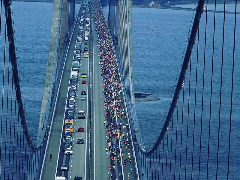 Løbere på Øresundsbroen. Broløbet 2025.