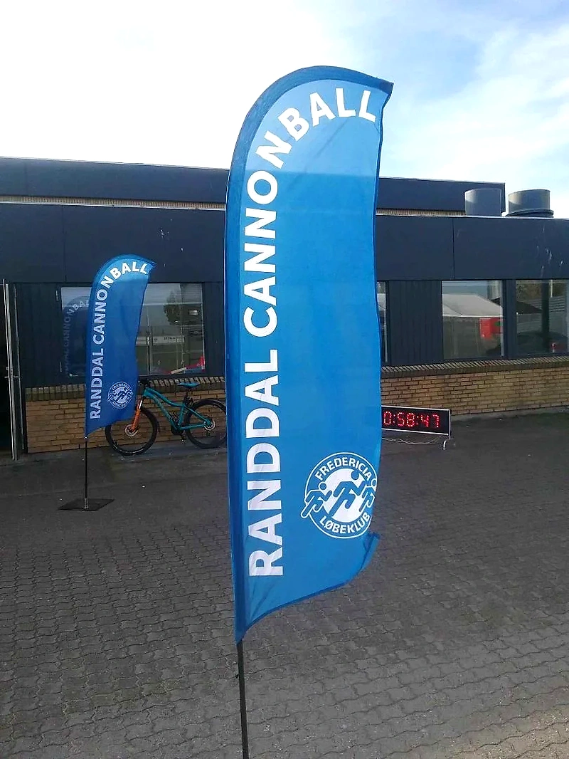 Fredericia/Randdal Cannonball løbsbanner. Klart og professionelt design.