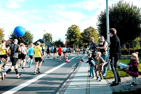 Halvmaraton løb i Odense med masser af tilskuer.