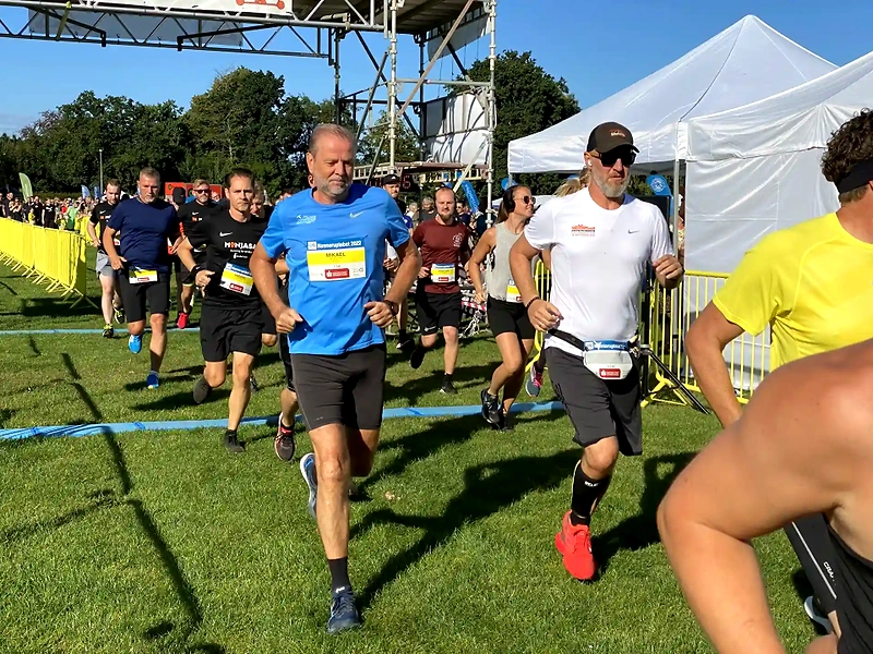 Løbere i Hannerupløbet. God stemning og masser af deltagere.