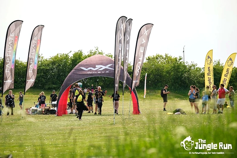Starten af Junglerun København. Familier klar til løb.