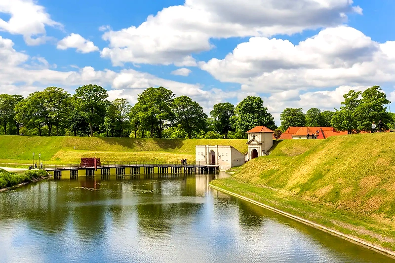 Smukt billede af Kastellet i København, løbets lokation.