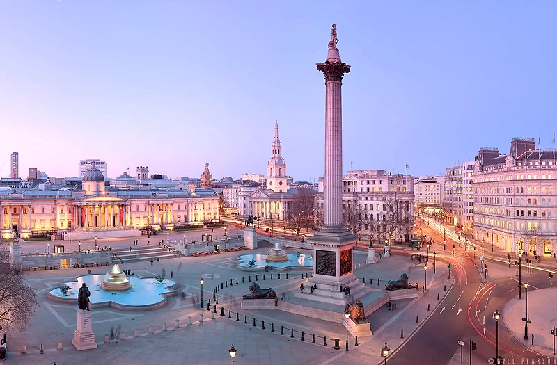 London Trafalgar Square ved skumring. Smukt billede af løbsruten.