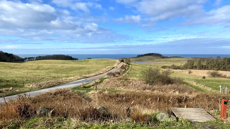 Smukt billede af Røsnæs landskab, ideelt til løb.
