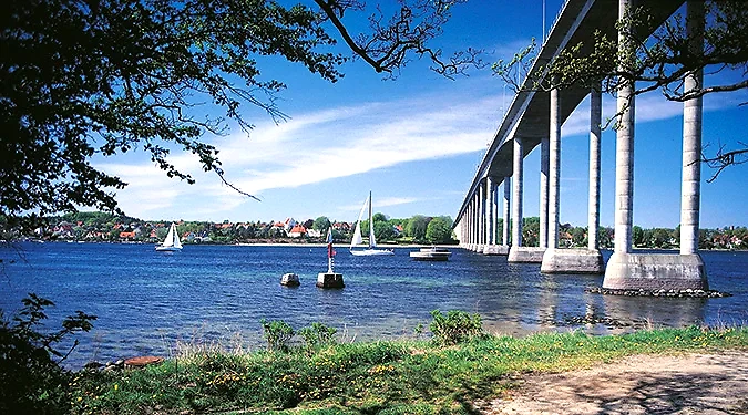 Smukt billede af en af broerne på Svendborg Halvmaraton ruten.
