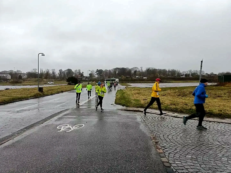 Løb i regnvejr. Deltagerne i Vintercup Vestfyn.