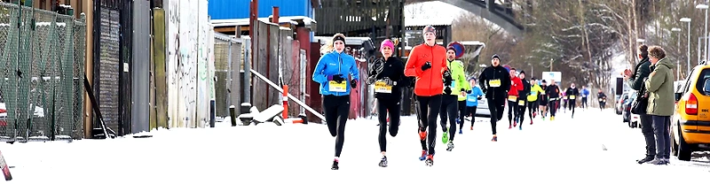Løbere i sneen under Vinterløbet. God stemning!
