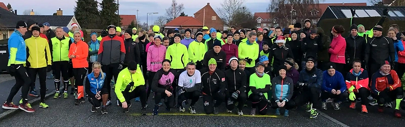 Løbere før eller efter Vognsbølparkens Marathon Juleløb.