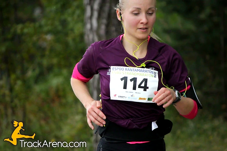 Espoo Rantamaratonin juoksija numerolla 114.