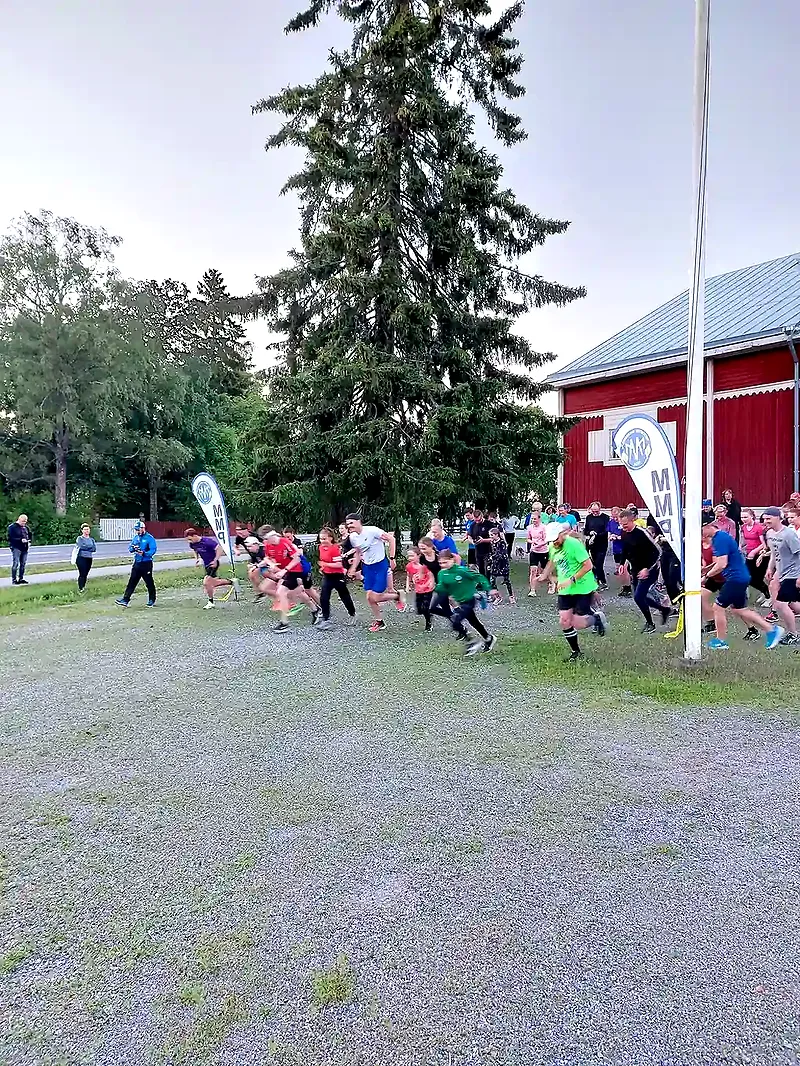 Runners are heading to the Yurt Run.