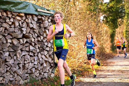 SM Duathlon -kilpailijoita juoksemassa. Hyvä kuva!