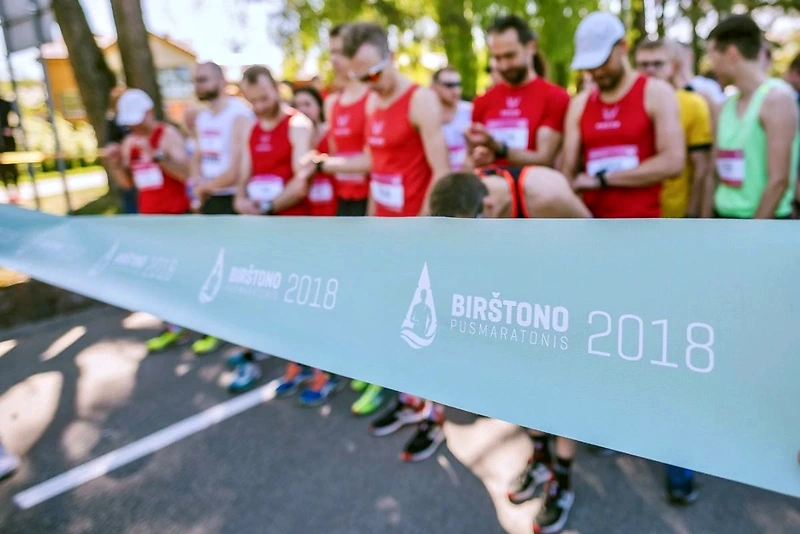 Birštonas Half Marathon finish, runners at the finish line.