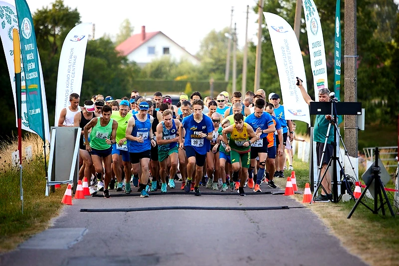 Runners' start at the Jonava Running Cup.