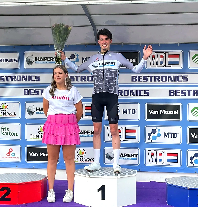 Bestronics Trimloop winnaars op het podium.