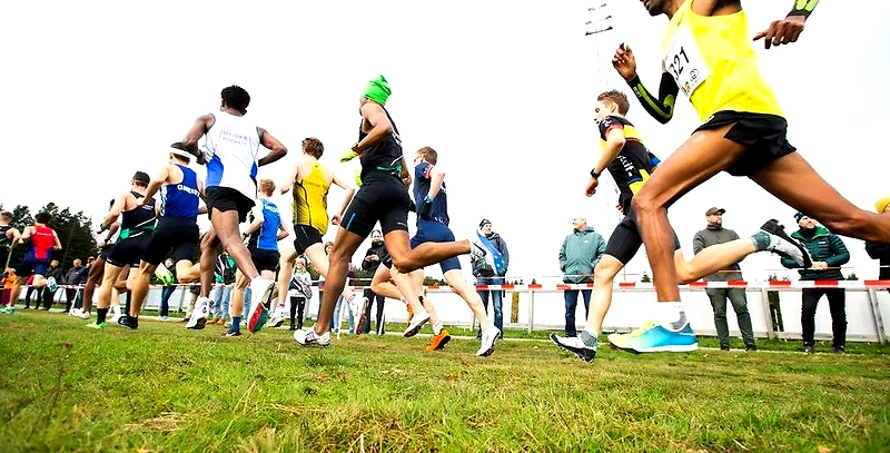 Runners in Andersen's Advent Race. Good atmosphere and speed!