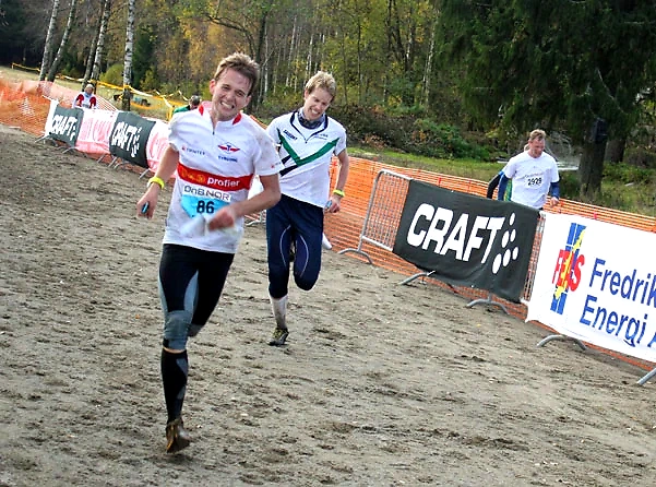 Runners in cross-country running, possibly Blodslitet.