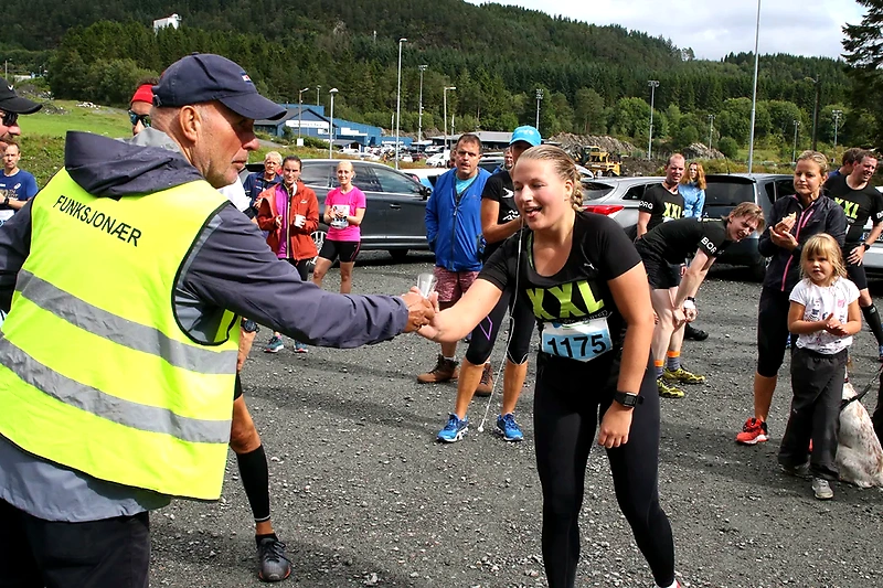 Runners and officials at Bodøryggen ran.