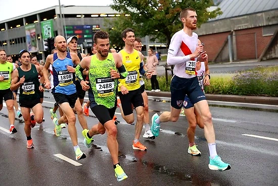 Runners in the Drammen Half Marathon.