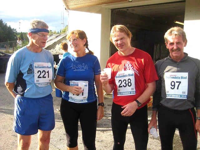 Runners with starting numbers from the Follotrimmen.