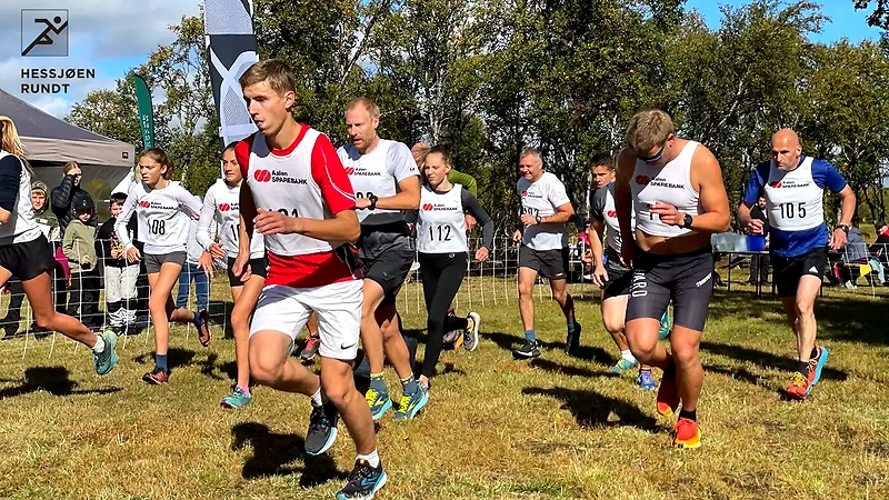 Runners during the Hessjøen Rundt race.