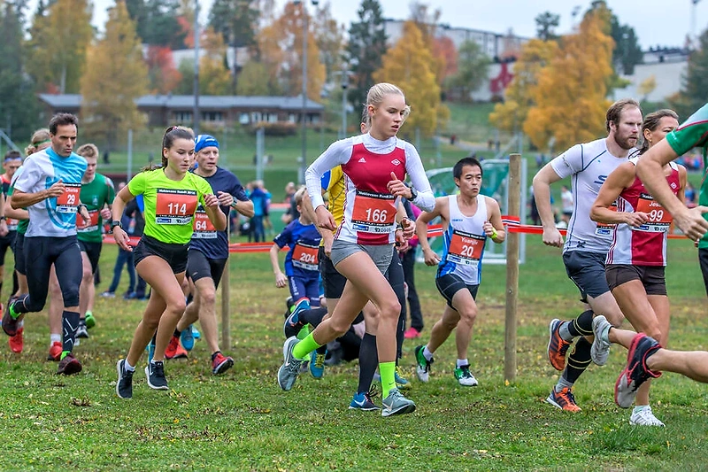 Runners in full speed during the Nøklevann Rundt trail race.