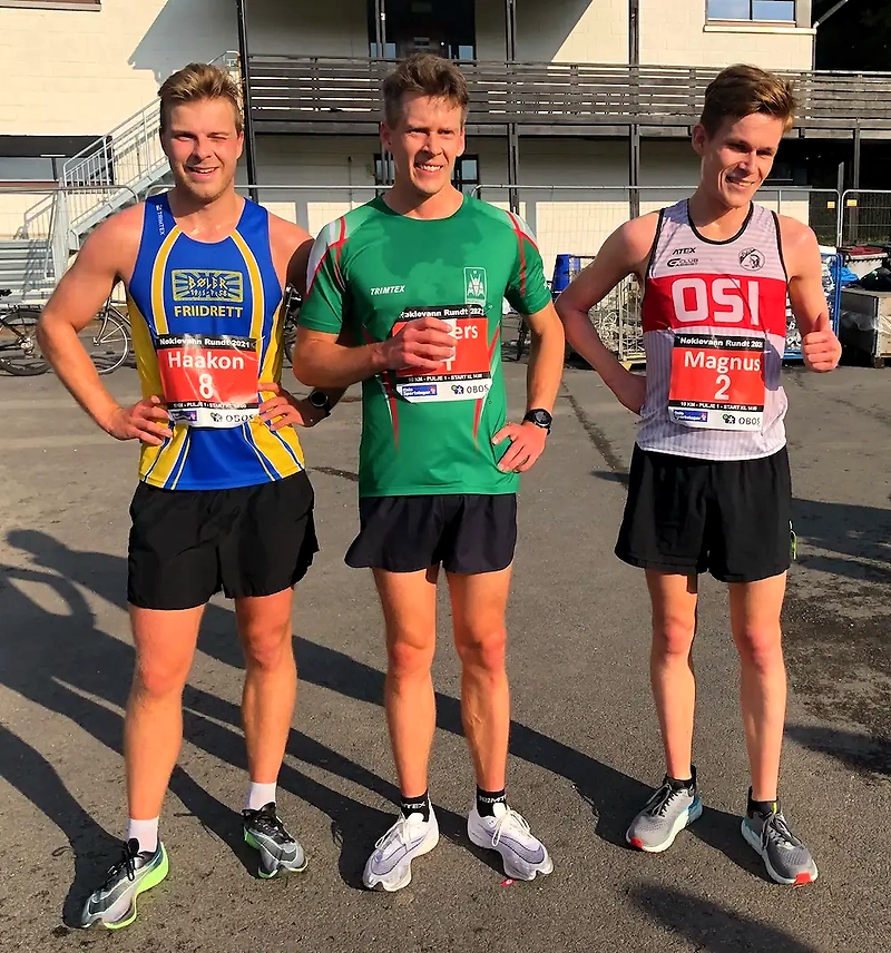Runners with bib numbers and race gear from Nøklevann Rundt.