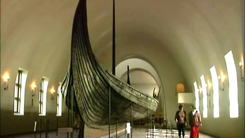 Viking ship in a museum, relevant for the Ragnarok OCR race.