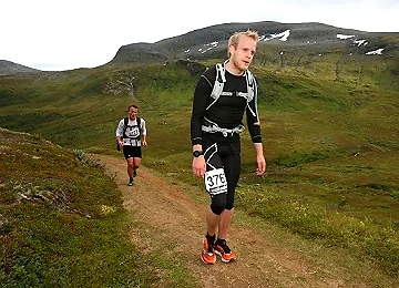 Runners on mountain trails during the Tromsø Mountain Ultra 50km.
