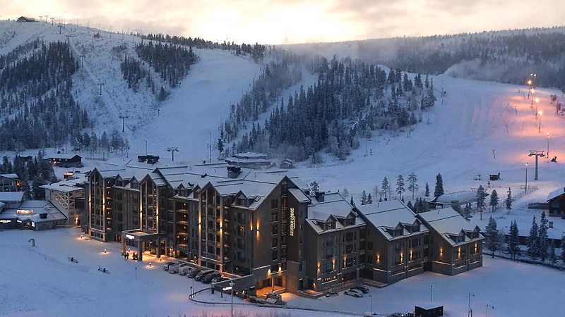 Winter image of SkiStar Lodge in Fageråsen, Trysil, a venue for the Trysilrypa trail run.