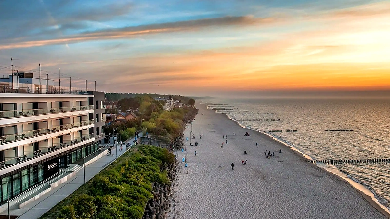 Widok na plażę w Mielnie, blisko Hotelu Baltivia, miejsce biegu Mielno Run 5K.