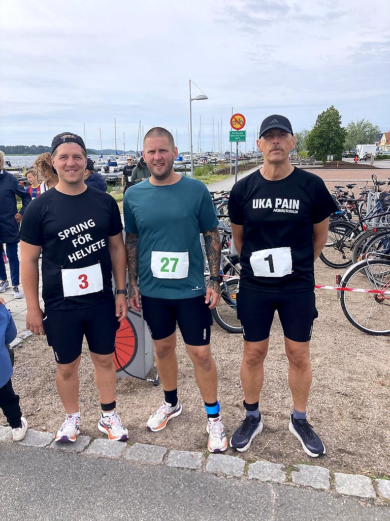 Three runners at the starting line for the Killebom Race in Sölvesborg.