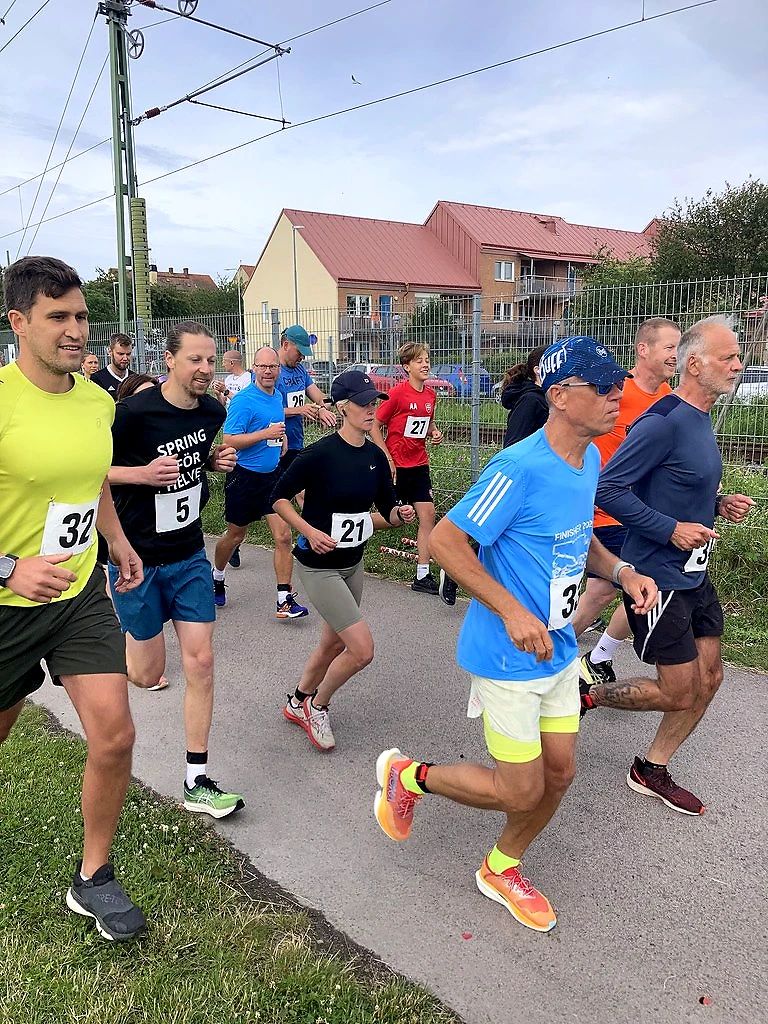 A group of runners is participating in the Killebom Race in Sölvesborg.