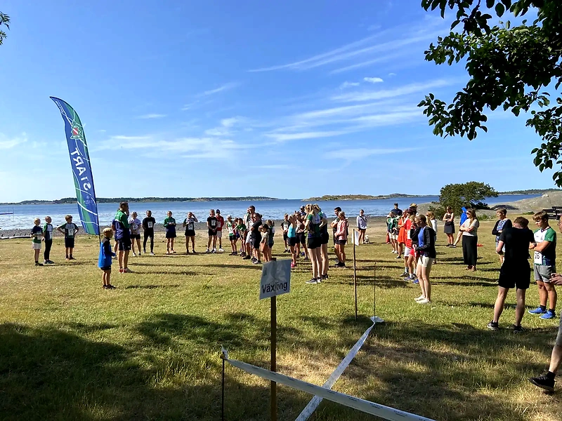 Löftanloppet. Löpare vid startlinjen.
