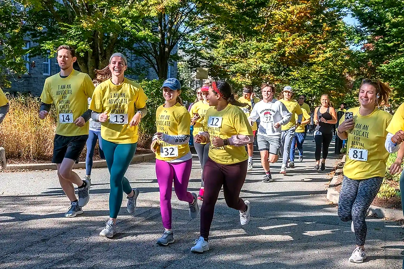 Löpare i Mental Health Run-tröjor.