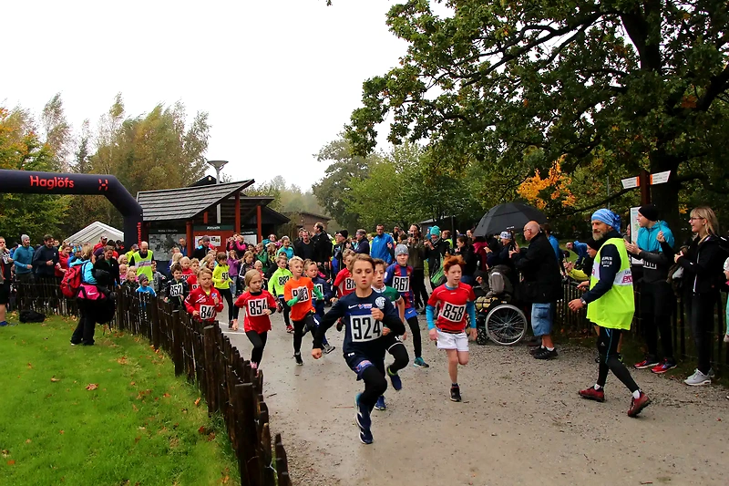 Barn startar i Skrylle Challenge terränglopp.