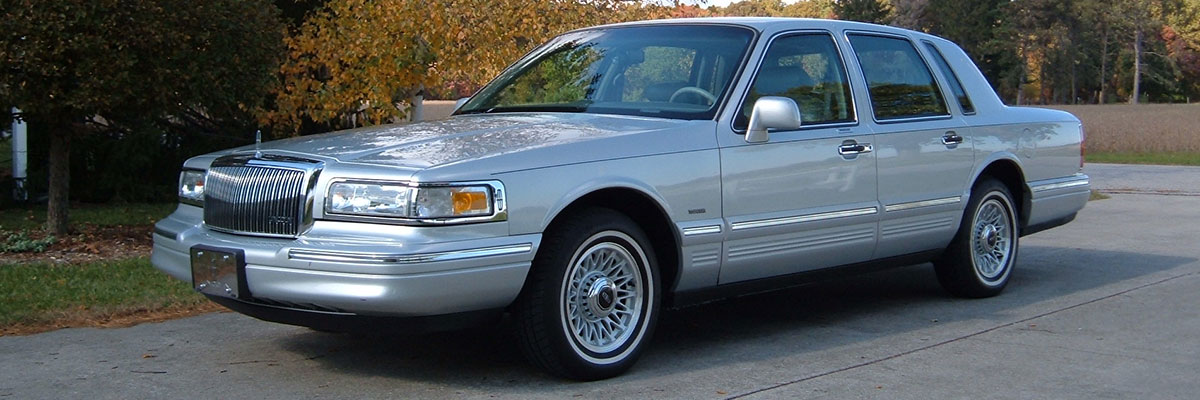 new lincoln town-car