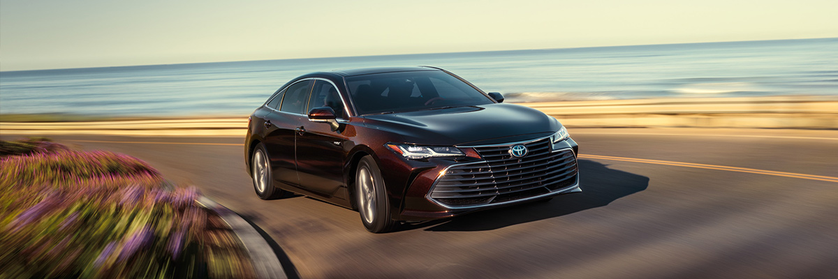 new toyota avalon-hybrid