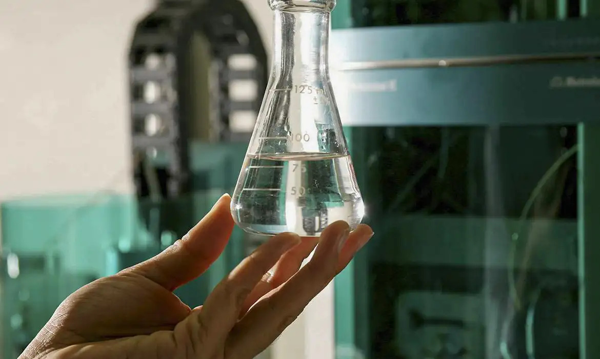 Metanol no Brasil dispara 80% em dois meses: impacto no biodiesel, importação e novas fábricas em Suape