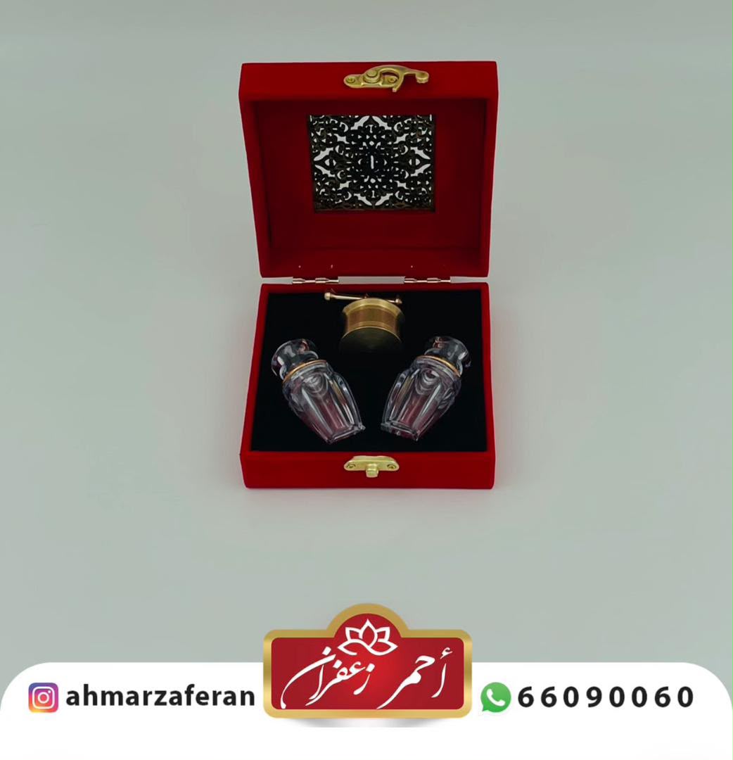 بوكس هدية زعفران علبتين كريستال كل علبه 1/2 غرام زعفران مع الهاون
