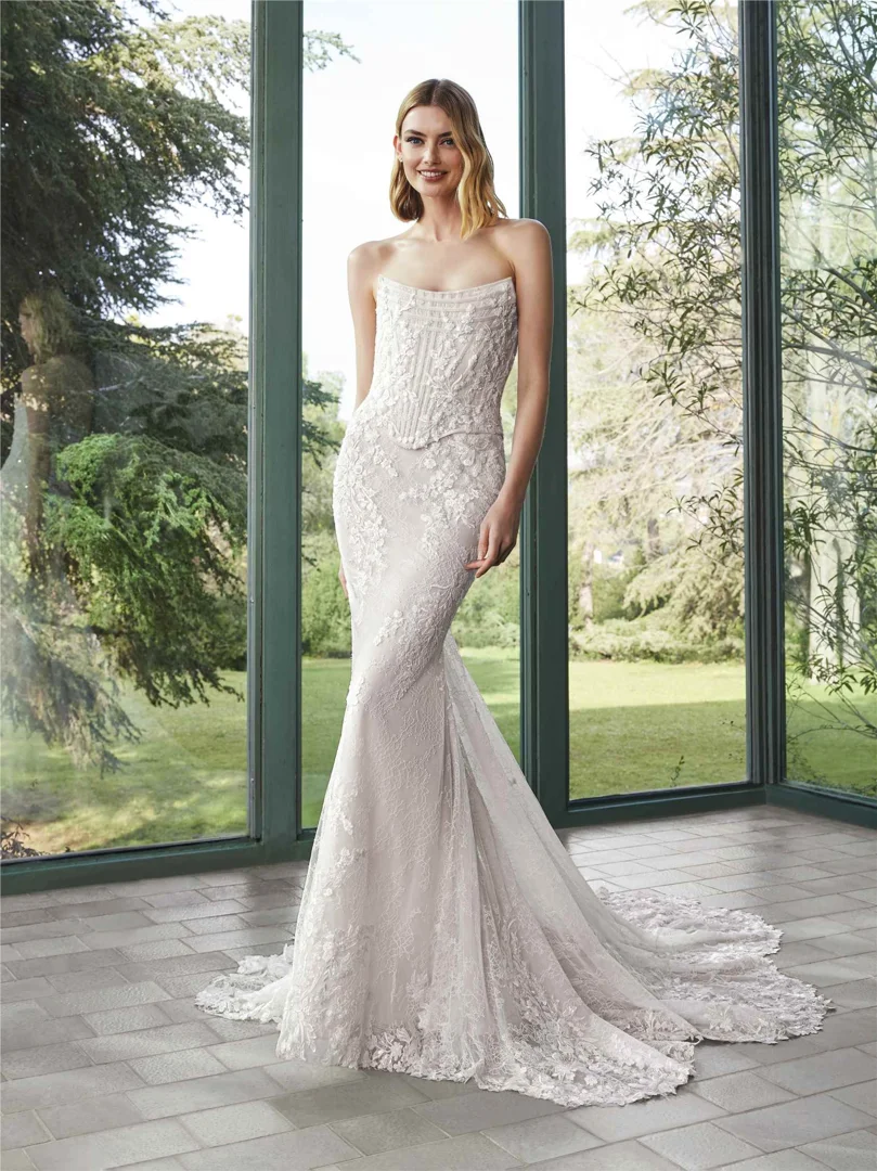 Flattering mermaid gown silhouette