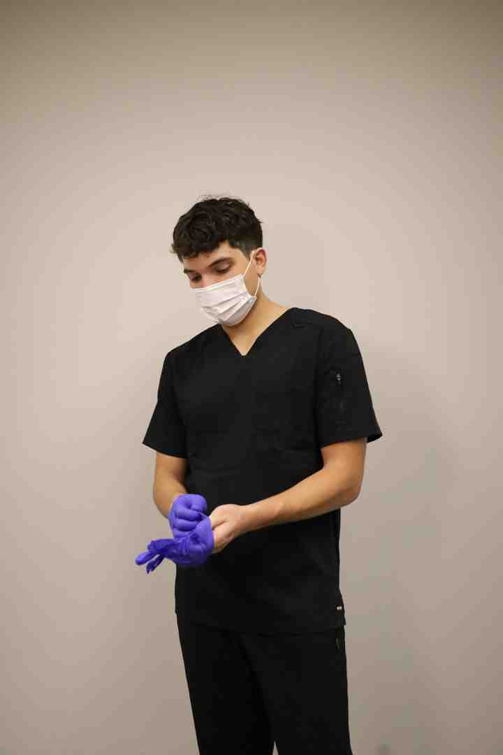correct sequence of donning PPE, with gloves last - Dental assistant gloves