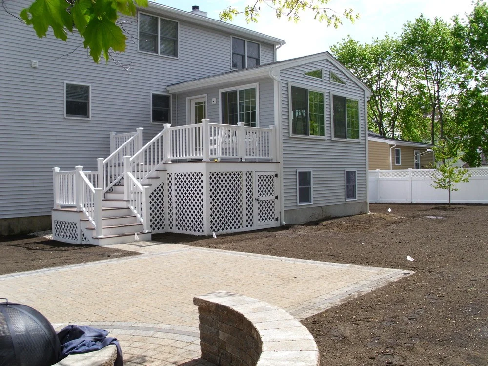luxury outdoor kitchen and covered patio