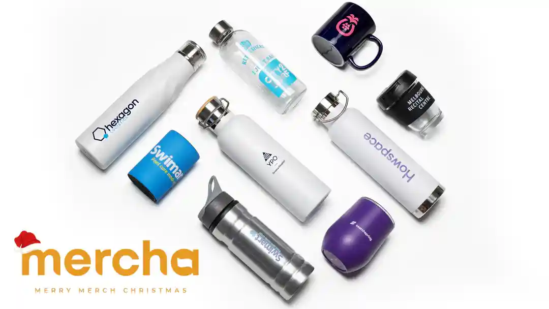 Hand choosing between ceramic and glass coffee mugs - coffee mugs with custom logo Hand choosing between ceramic and glass coffee mugs - coffee mugs with custom logo