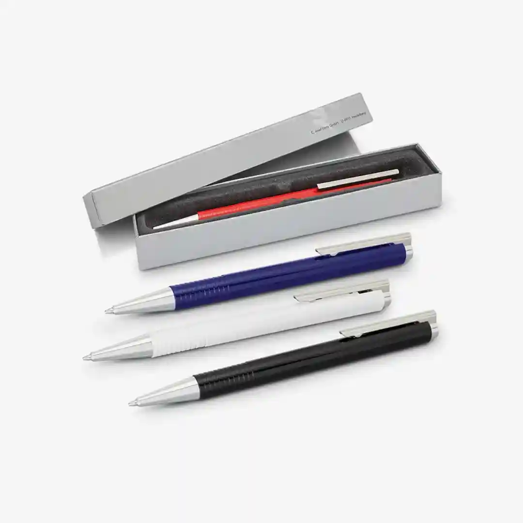 A luxury executive pen presented in a velvet lined gift box - personalised corporate pens A luxury executive pen presented in a velvet lined gift box - personalised corporate pens