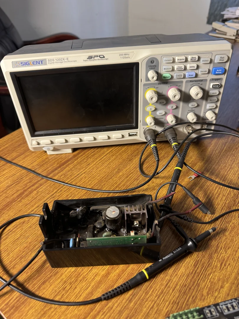 digital logic analyzer and SWD in circuit debugger probing circuit board