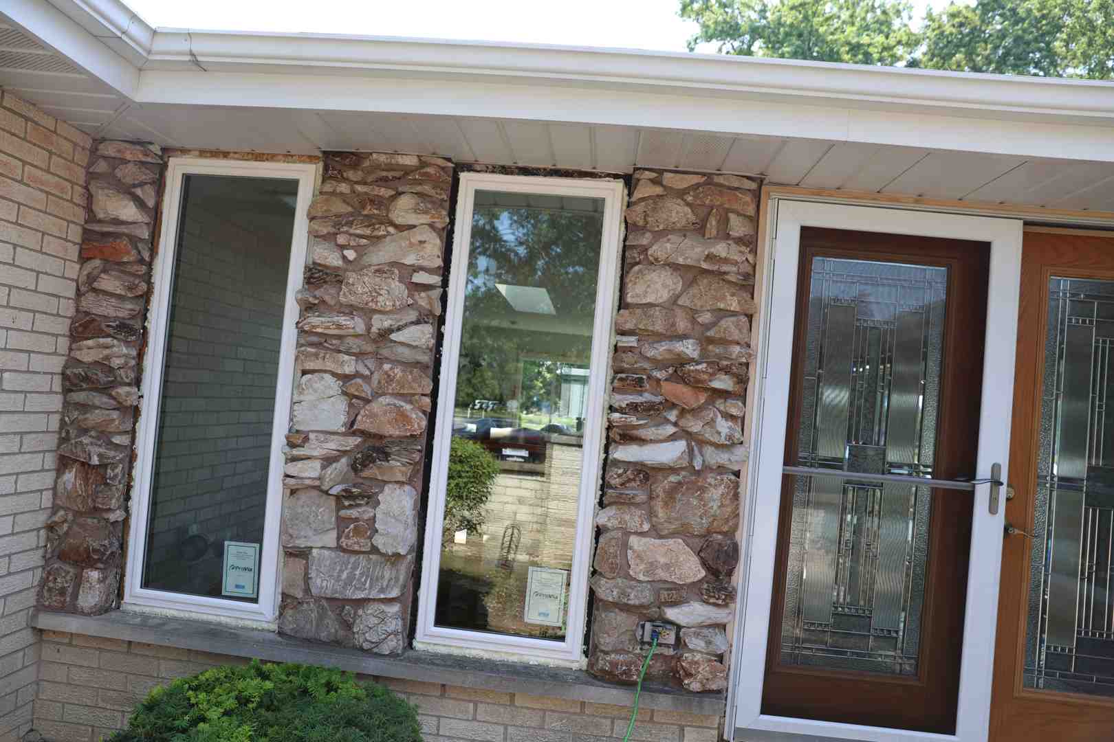 solid vs vented vinyl soffit panels